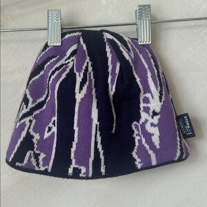 Halti wool blend beanie made in Finland purple white snowboard street style